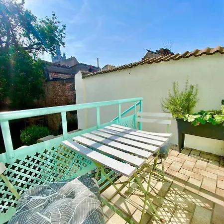 Appartement De 2 Pieces Avec Balcon Centre *